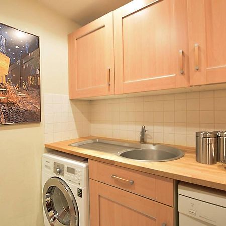 Joivy Classic Apt With Castle Views In Old Town エディンバラ エクステリア 写真